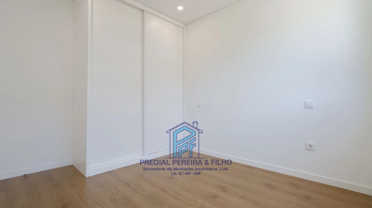 Apartamento T1 para Arrendamento em Rio Tinto Foto 21