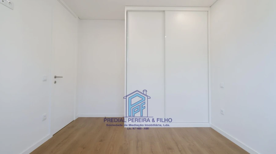 Apartamento T1 para Arrendamento em Rio Tinto Foto 20