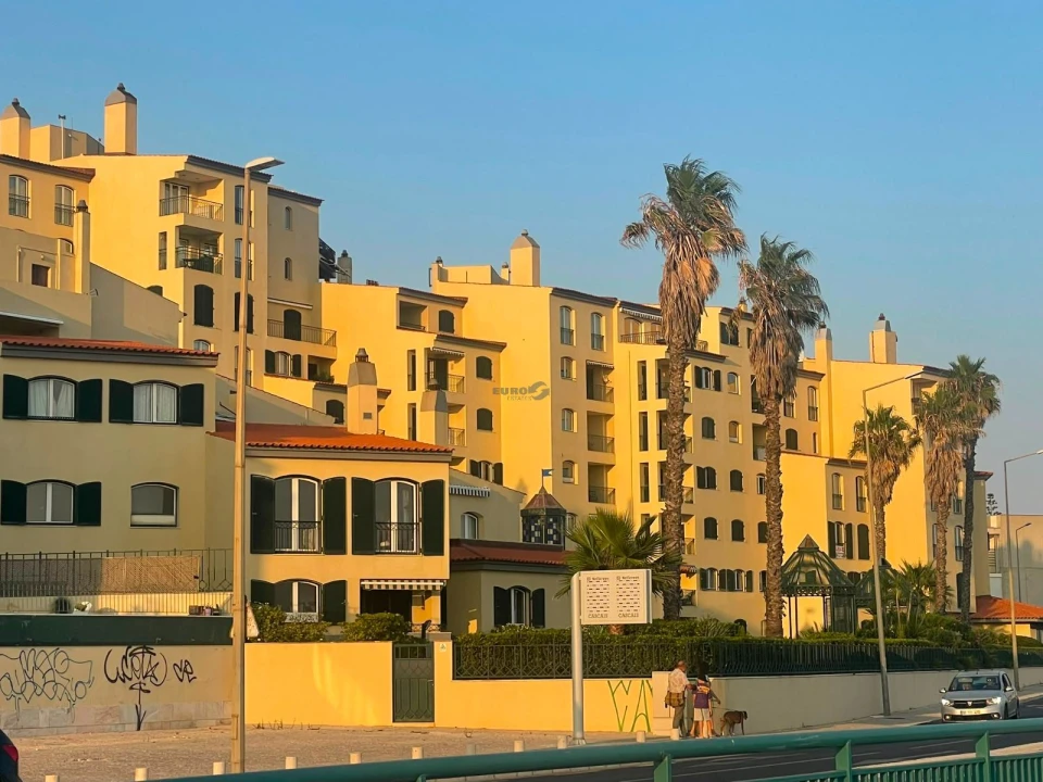 Apartamento T1 para Venda em Carcavelos e Parede Foto 1