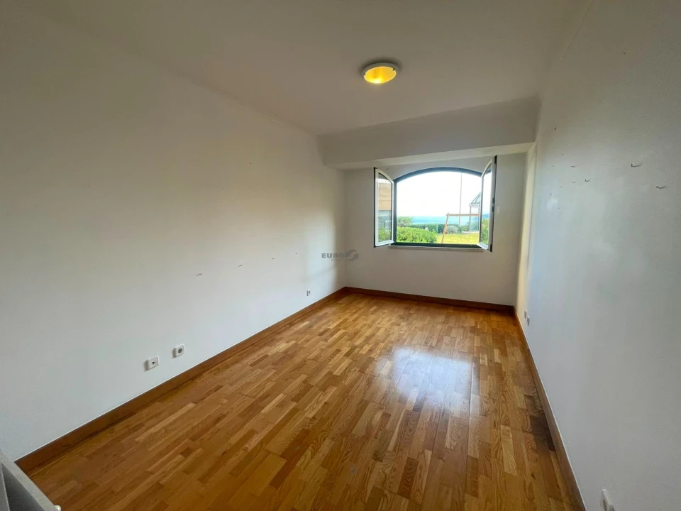 Apartamento T1 para Venda em Carcavelos e Parede Foto 4
