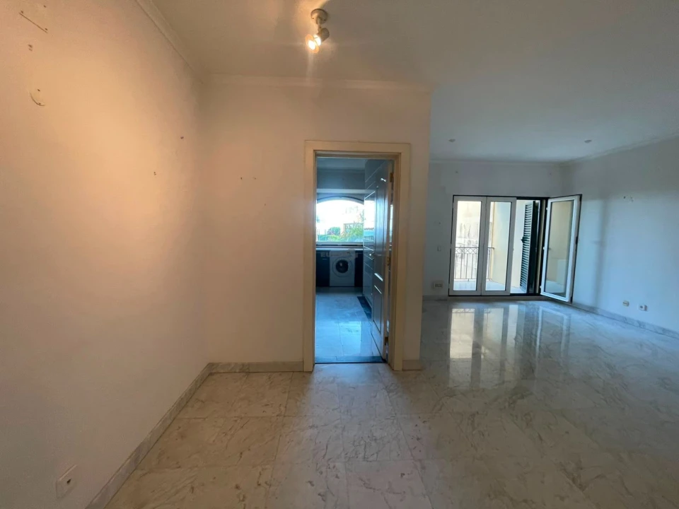 Apartamento T1 para Venda em Carcavelos e Parede Foto 10