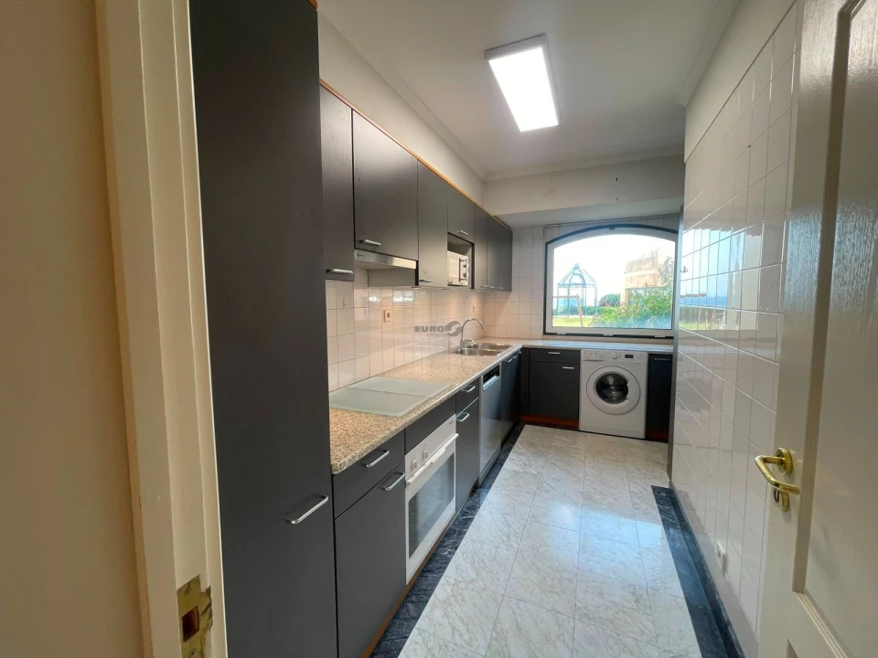 Apartamento T1 para Venda em Carcavelos e Parede Foto 11