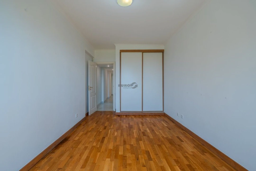 Apartamento T1 para Venda em Carcavelos e Parede Foto 7