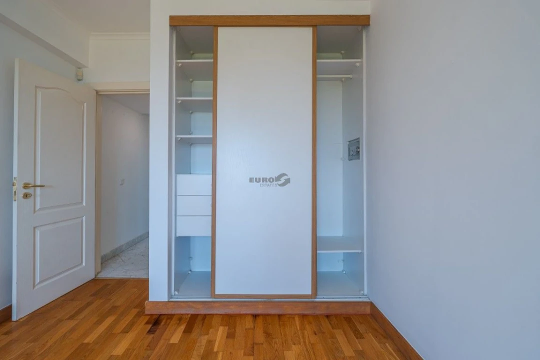 Apartamento T1 para Venda em Carcavelos e Parede Foto 8