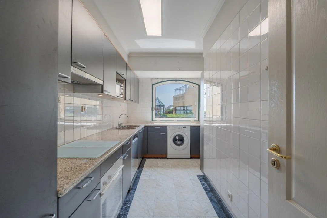 Apartamento T1 para Venda em Carcavelos e Parede Foto 16