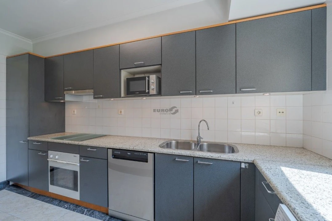 Apartamento T1 para Venda em Carcavelos e Parede Foto 17