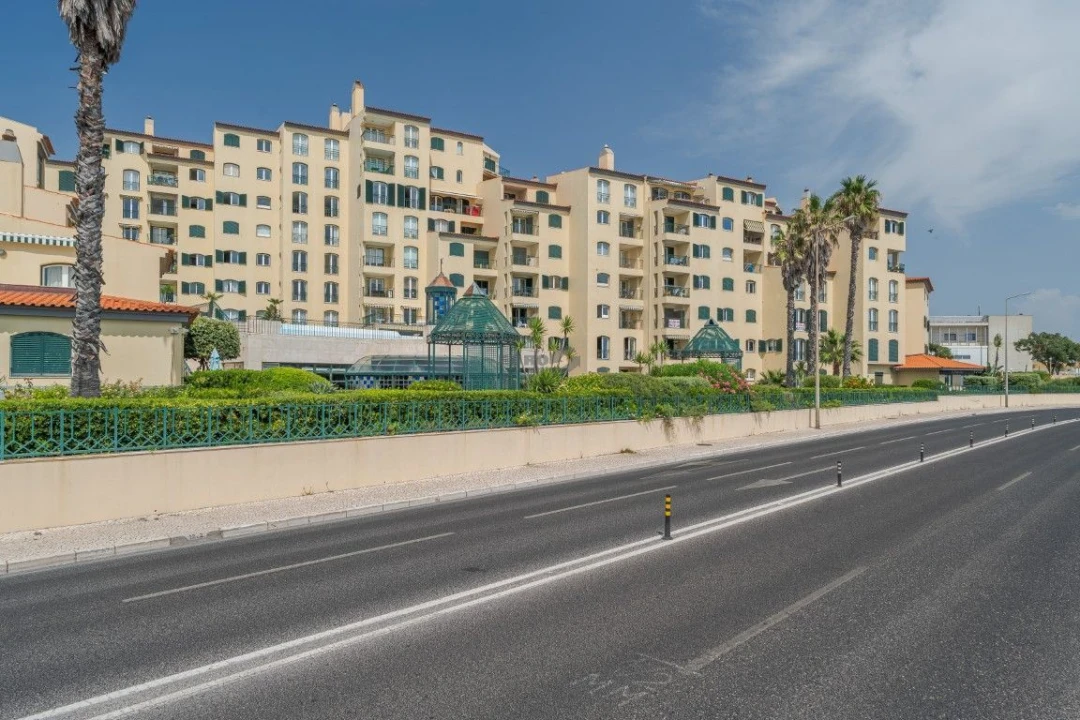 Apartamento T1 para Venda em Carcavelos e Parede Foto 25