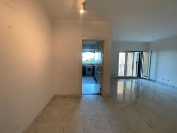 Apartamento T1 para Venda em Carcavelos e Parede