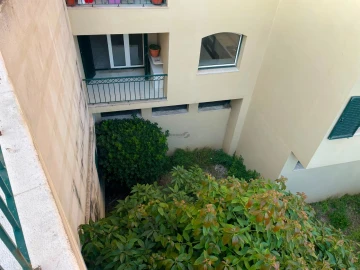Apartamento T1 para Venda em Carcavelos e Parede