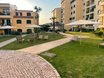 Apartamento T1 para Venda em Carcavelos e Parede