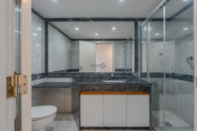 Apartamento T1 para Venda em Carcavelos e Parede
