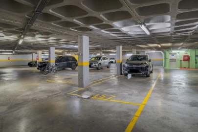 Apartamento T1 para Venda em Carcavelos e Parede