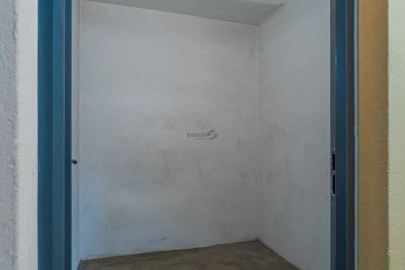 Apartamento T1 para Venda em Carcavelos e Parede