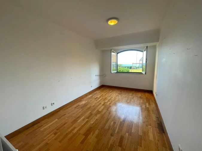 Apartamento T1 para Venda em Carcavelos e Parede Foto 4