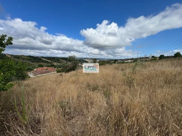 Moradia T3 para Venda em Golpilheira