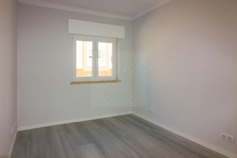 Apartamento T2 para Venda em Corroios Foto 17