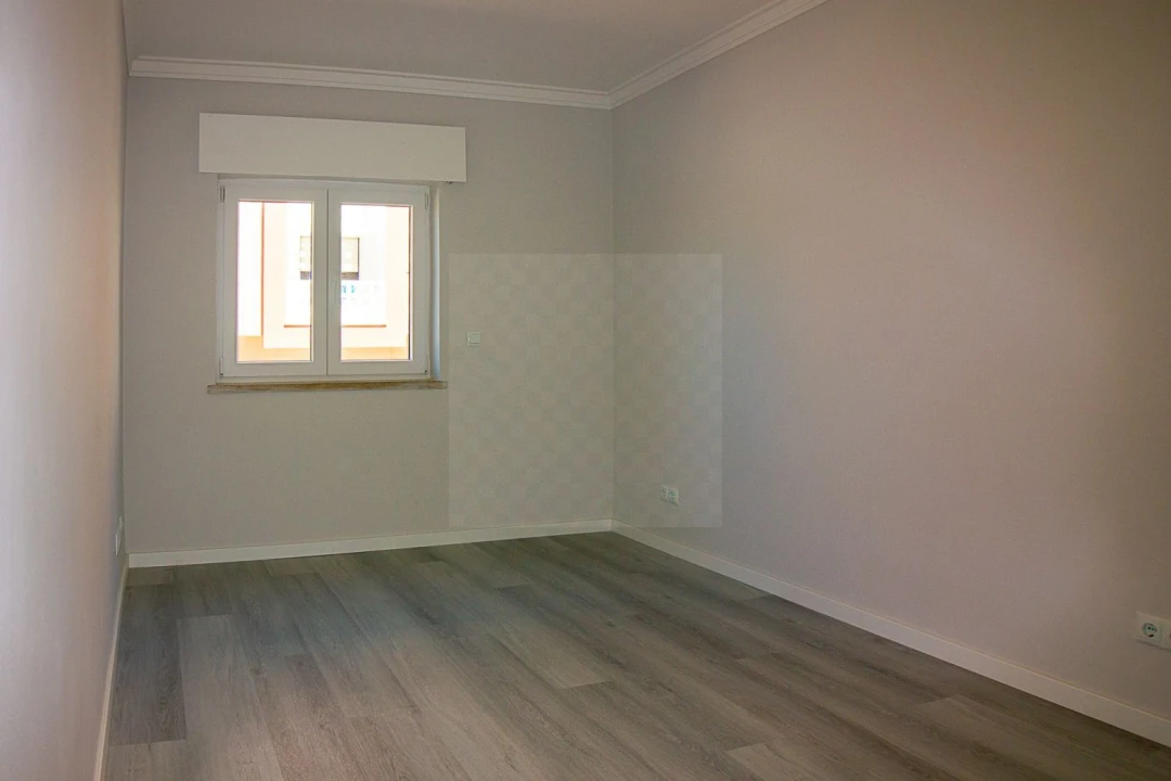 Apartamento T2 para Venda em Corroios Foto 19