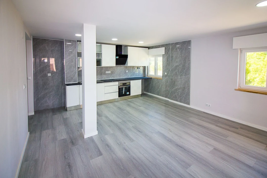 Apartamento T2 para Venda em Corroios Foto 9