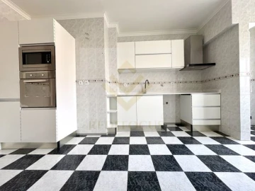 Apartamento T3 para Venda em São João de Ver