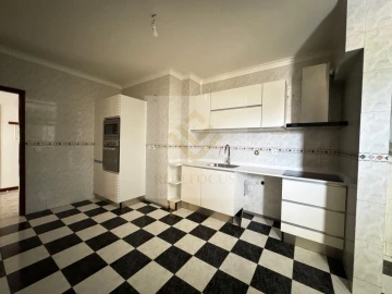 Apartamento T3 para Venda em São João de Ver