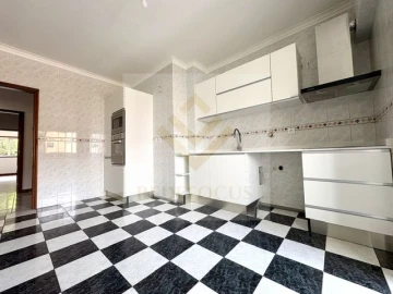 Apartamento T3 para Venda em São João de Ver