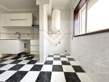 Apartamento T3 para Venda em São João de Ver