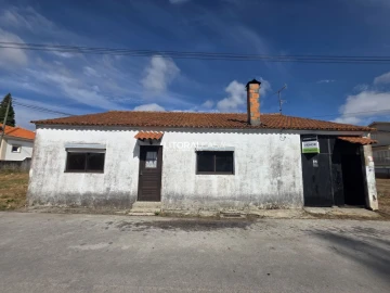 Moradia T4 para Venda em Esgueira
