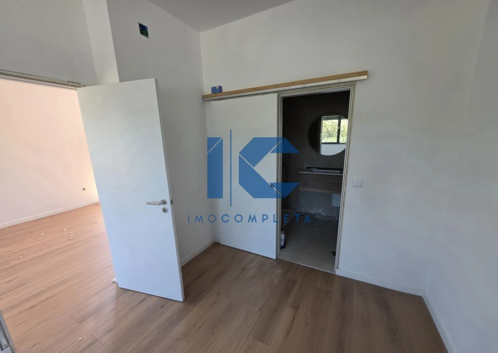 Apartamento T0 para Venda em Recardães e Espinhel Foto 4