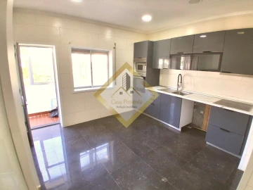 Apartamento T3 para Venda em Fânzeres e São Pedro da Cova
