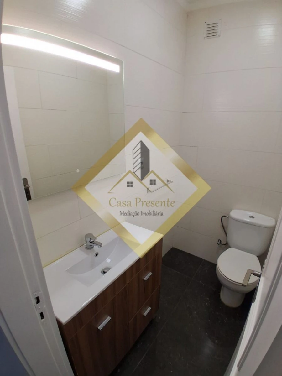Apartamento T3 para Venda em Fânzeres e São Pedro da Cova Foto 12