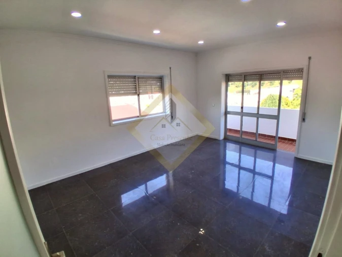 Apartamento T3 para Venda em Fânzeres e São Pedro da Cova Foto 3