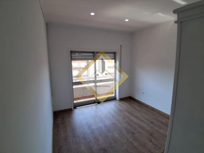 Apartamento T3 para Venda em Fânzeres e São Pedro da Cova Foto 15