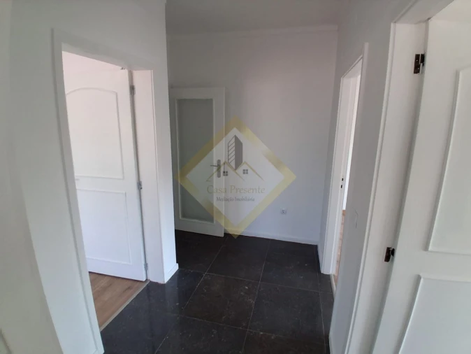 Apartamento T3 para Venda em Fânzeres e São Pedro da Cova Foto 10