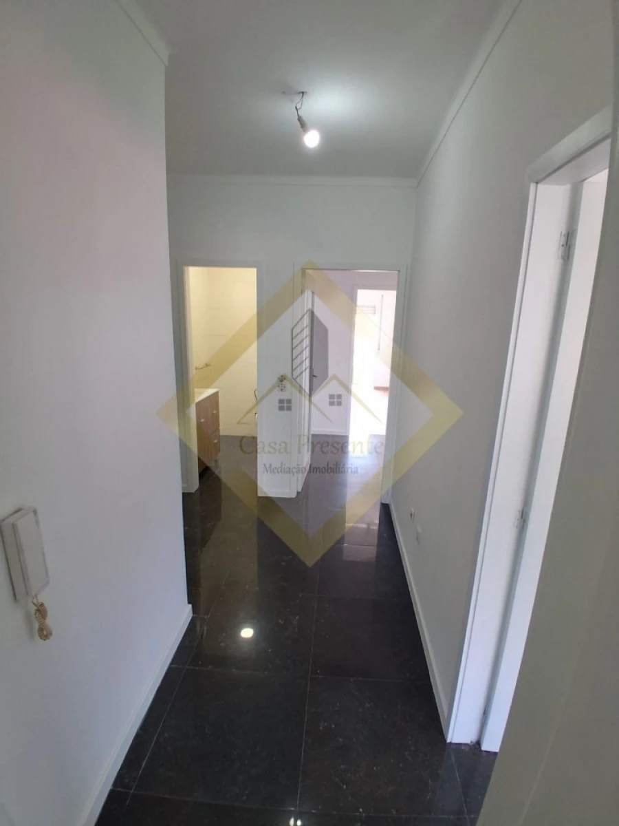 Apartamento T3 para Venda em Fânzeres e São Pedro da Cova Foto 5