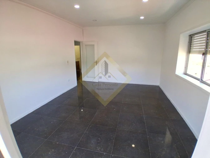 Apartamento T3 para Venda em Fânzeres e São Pedro da Cova Foto 4