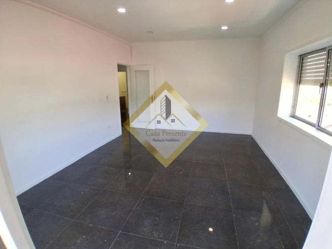Apartamento T3 para Venda em Fânzeres e São Pedro da Cova Foto 4
