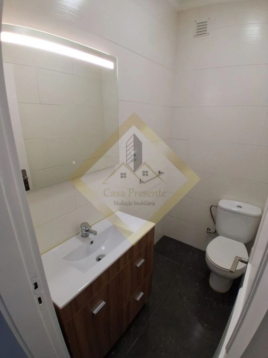 Apartamento T3 para Venda em Fânzeres e São Pedro da Cova Foto 12