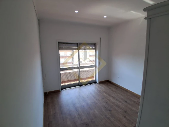 Apartamento T3 para Venda em Fânzeres e São Pedro da Cova Foto 15