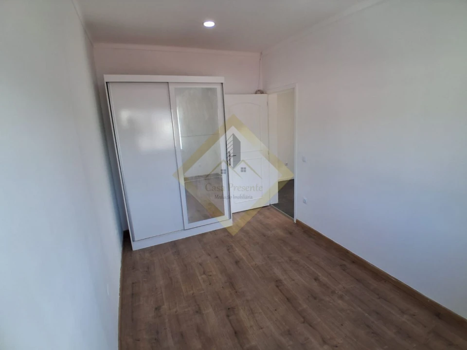 Apartamento T3 para Venda em Fânzeres e São Pedro da Cova Foto 7