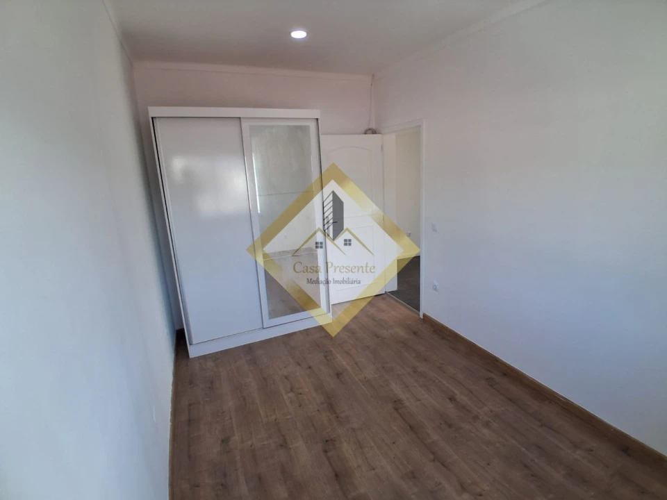 Apartamento T3 para Venda em Fânzeres e São Pedro da Cova Foto 7