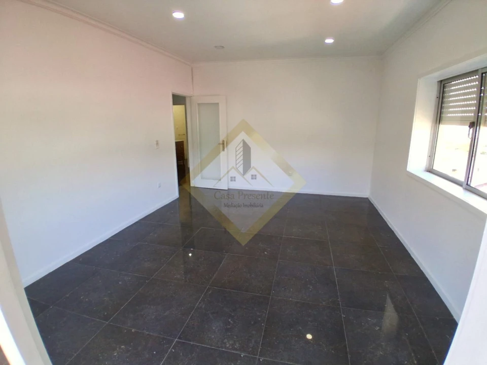 Apartamento T3 para Venda em Fânzeres e São Pedro da Cova Foto 4