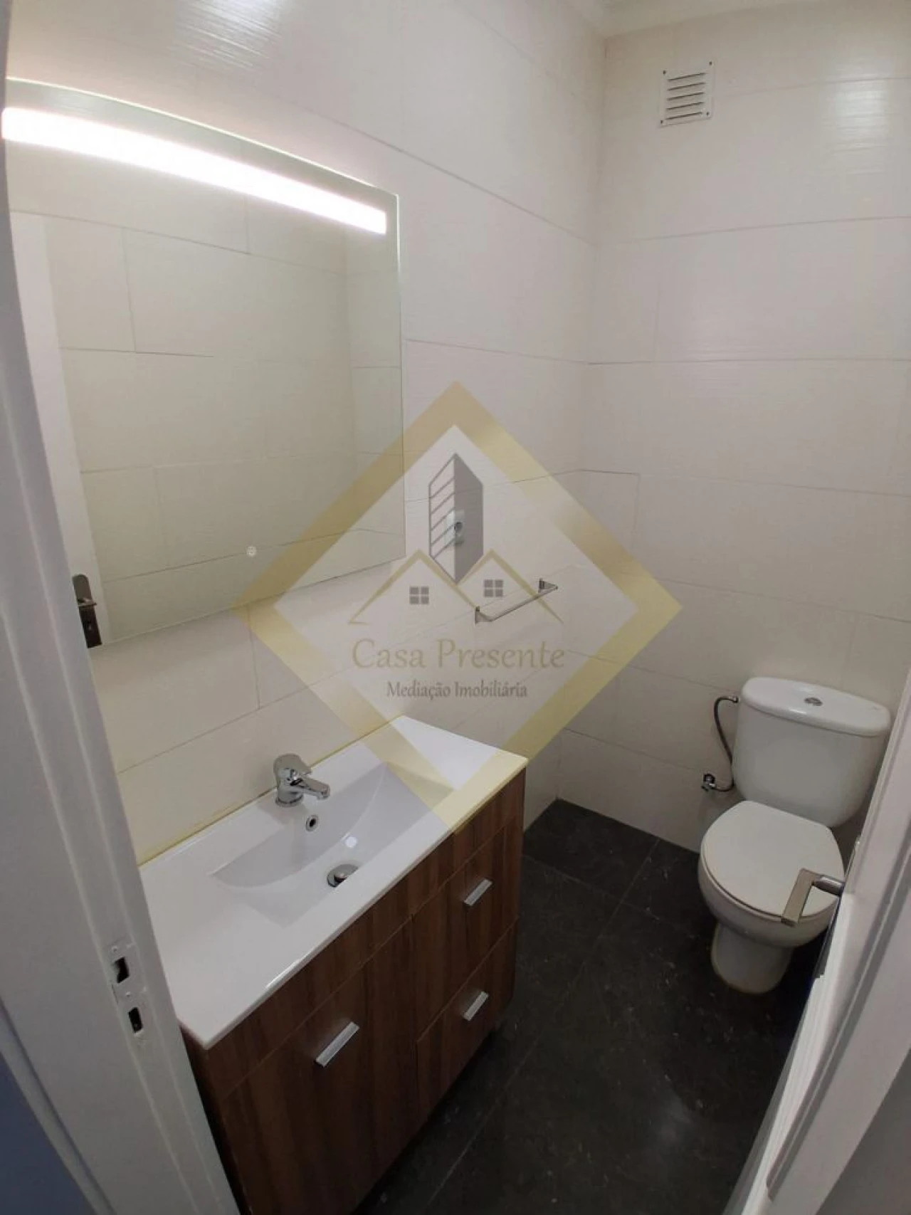 Apartamento T3 para Venda em Fânzeres e São Pedro da Cova Foto 12