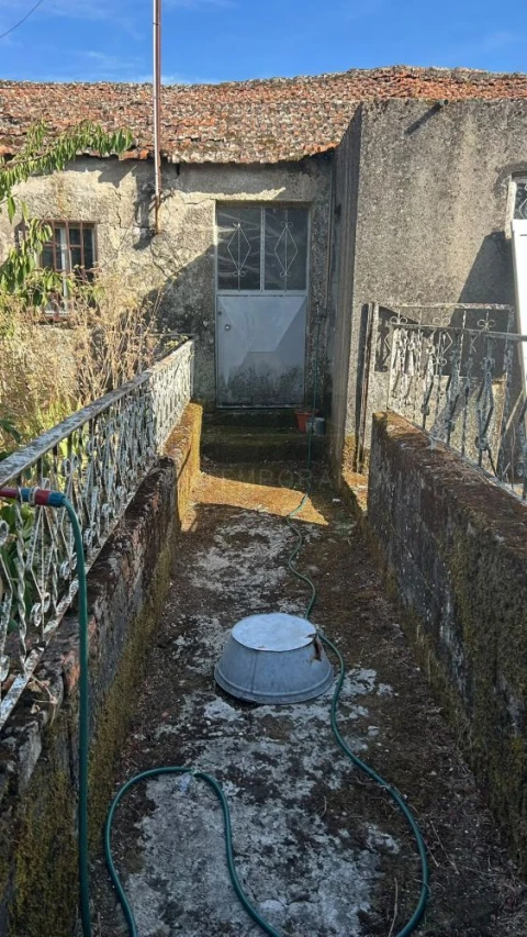Moradia T2 para Venda em Chavães