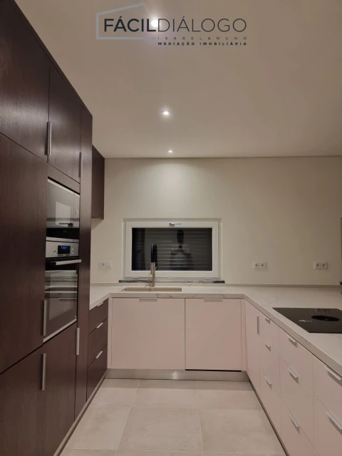 Moradia T3 para Venda em Sesimbra (Castelo)