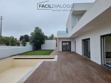 Moradia T3 para Venda em Sesimbra (Castelo)