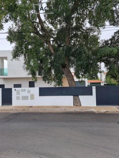 Moradia T3 para Venda em Sesimbra (Castelo)