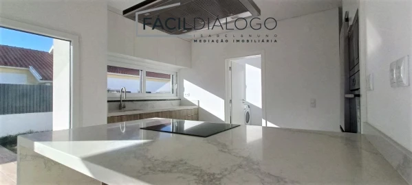 Moradia T3 para Venda em Sesimbra (Castelo)