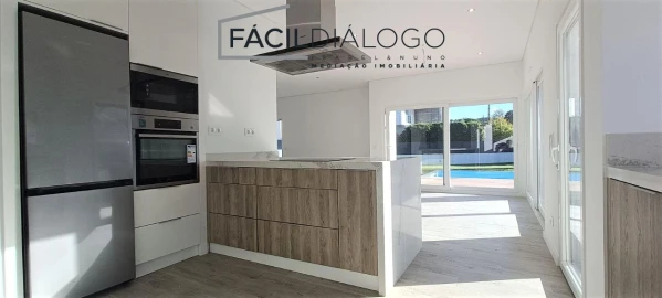 Moradia T3 para Venda em Sesimbra (Castelo)