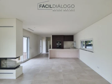 Moradia T3 para Venda em Sesimbra (Castelo)