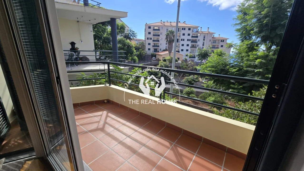 Apartamento T2 para Venda em Caniço Foto 13
